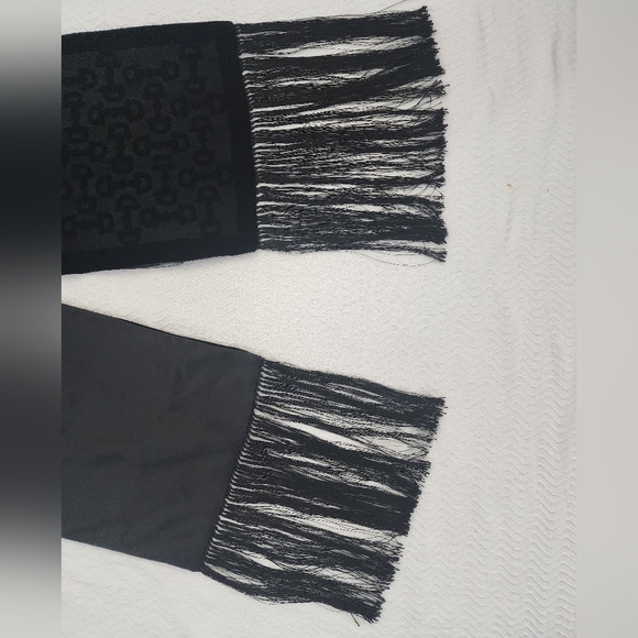 Auth Gucci Reversible Horsebit Suede/Silk Scarf - Picture 4 of 8